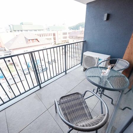 Brand New Luxury Apartment In The Heart Of Braşov Eksteriør billede