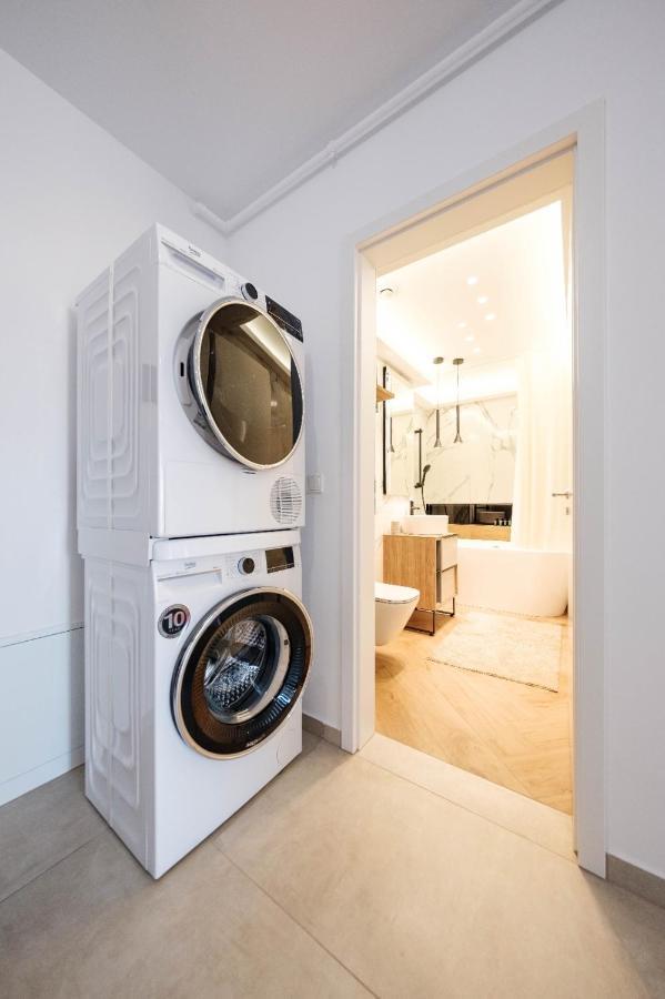 Brand New Luxury Apartment In The Heart Of Braşov Eksteriør billede