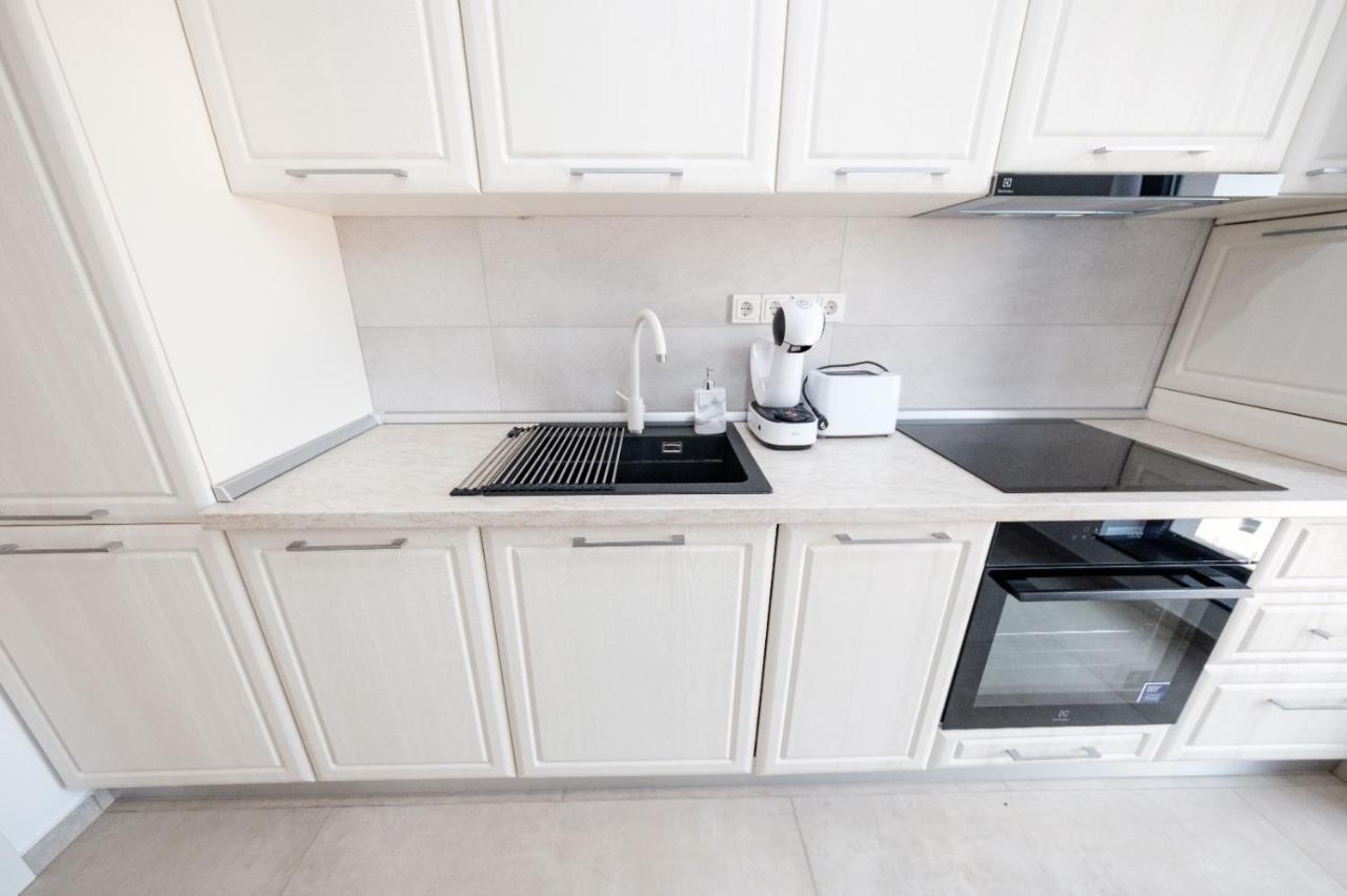 Brand New Luxury Apartment In The Heart Of Braşov Eksteriør billede
